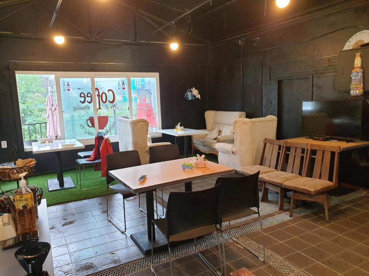 Sky Vivaldi Pension Hongcheon Bagian luar foto