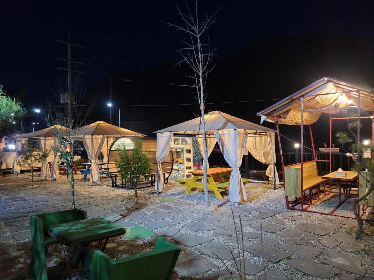 Sky Vivaldi Pension Hongcheon Bagian luar foto