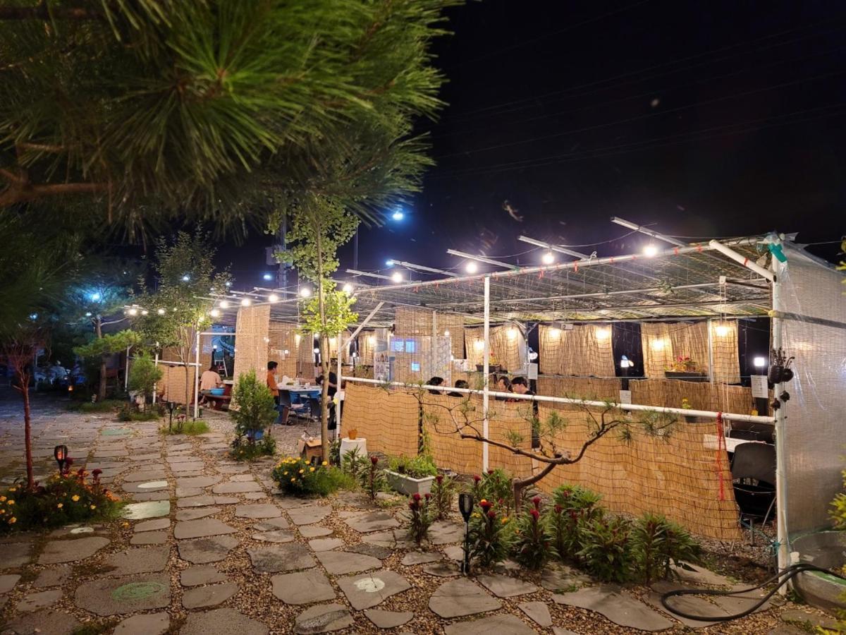 Sky Vivaldi Pension Hongcheon Bagian luar foto