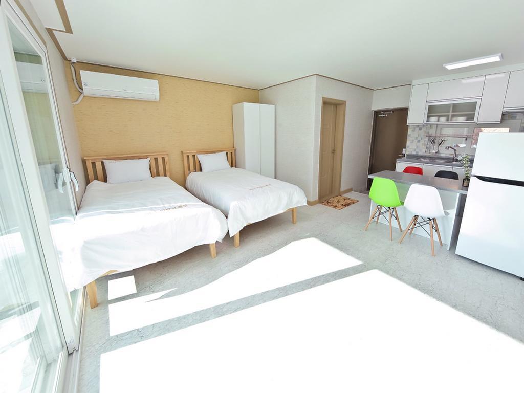 Sky Vivaldi Pension Hongcheon Bagian luar foto