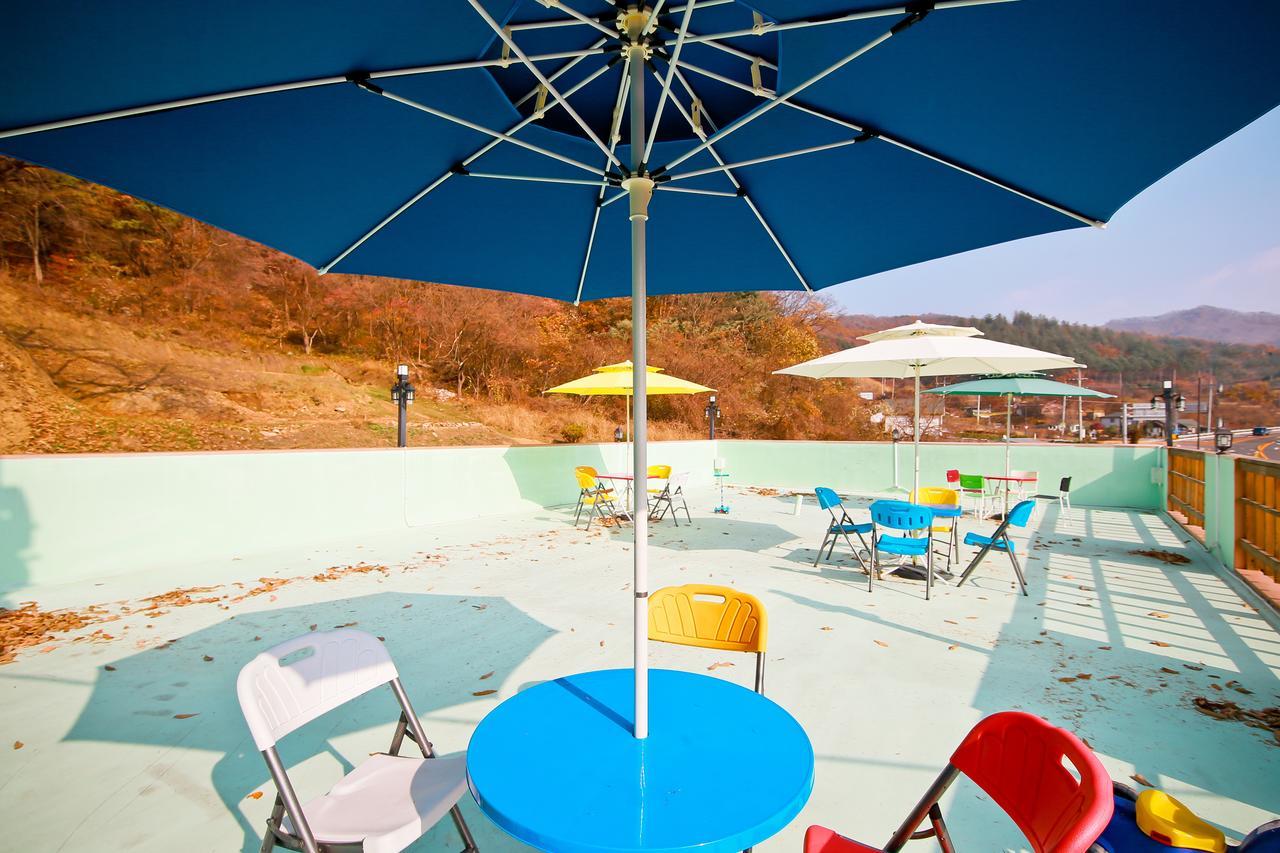 Sky Vivaldi Pension Hongcheon Bagian luar foto
