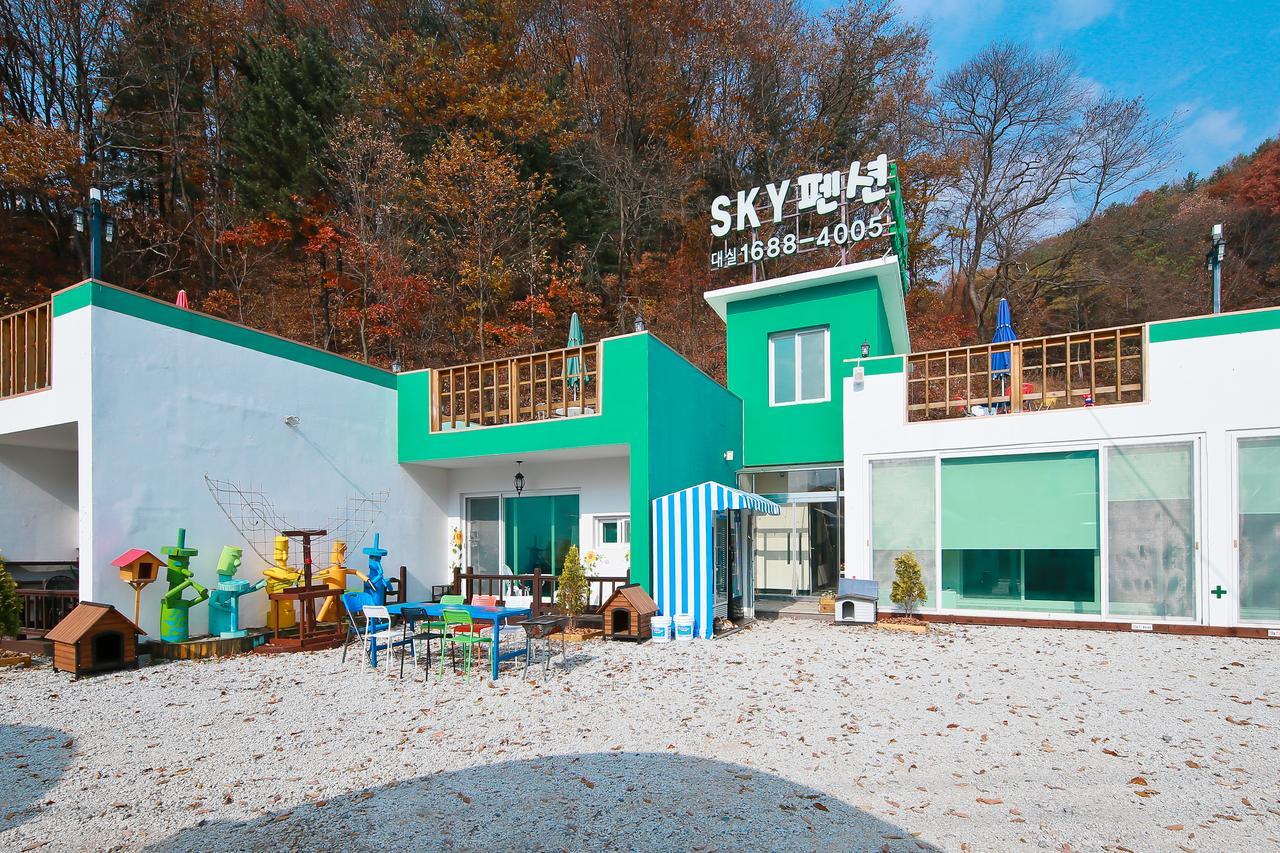 Sky Vivaldi Pension Hongcheon Bagian luar foto