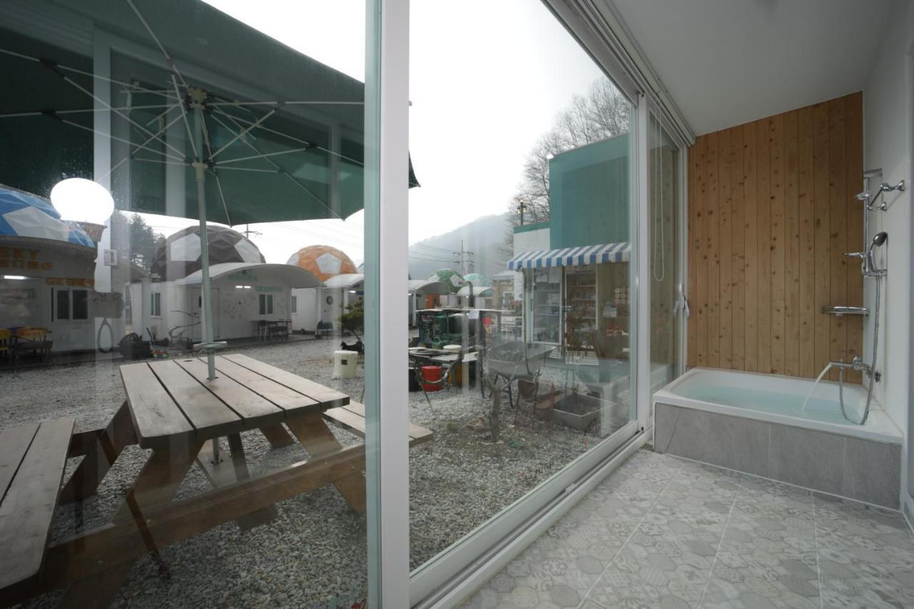 Sky Vivaldi Pension Hongcheon Bagian luar foto