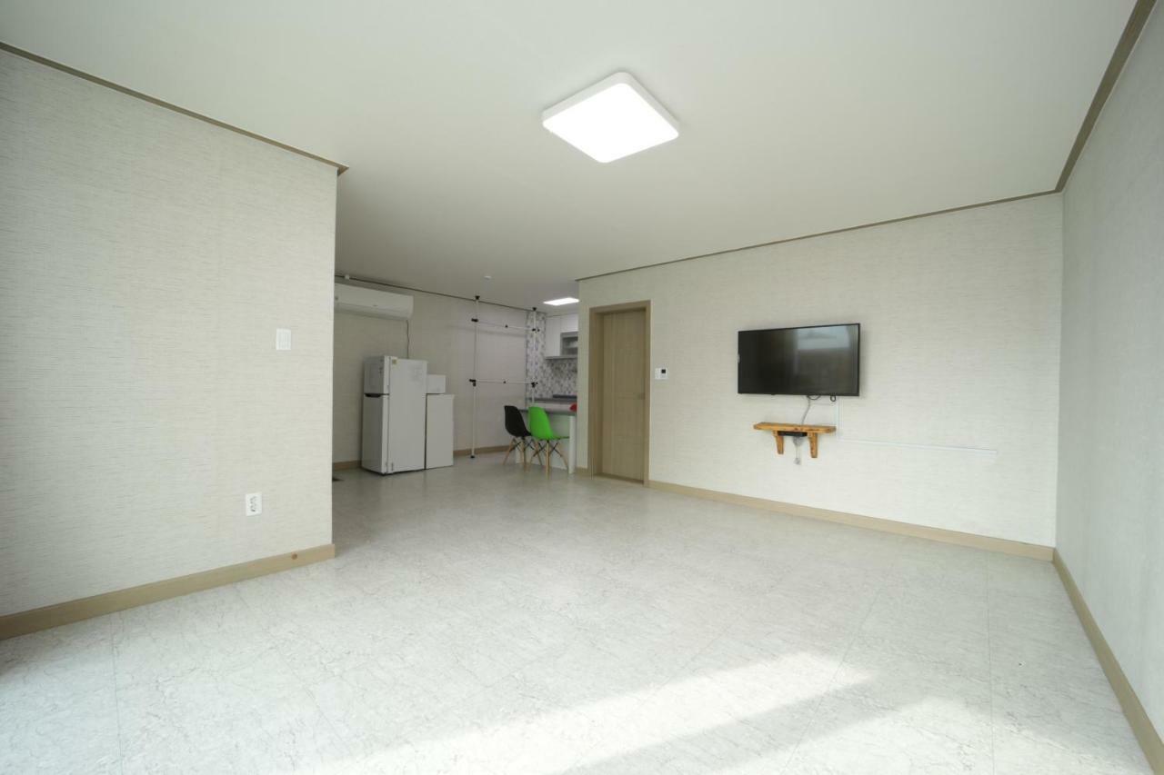 Sky Vivaldi Pension Hongcheon Bagian luar foto