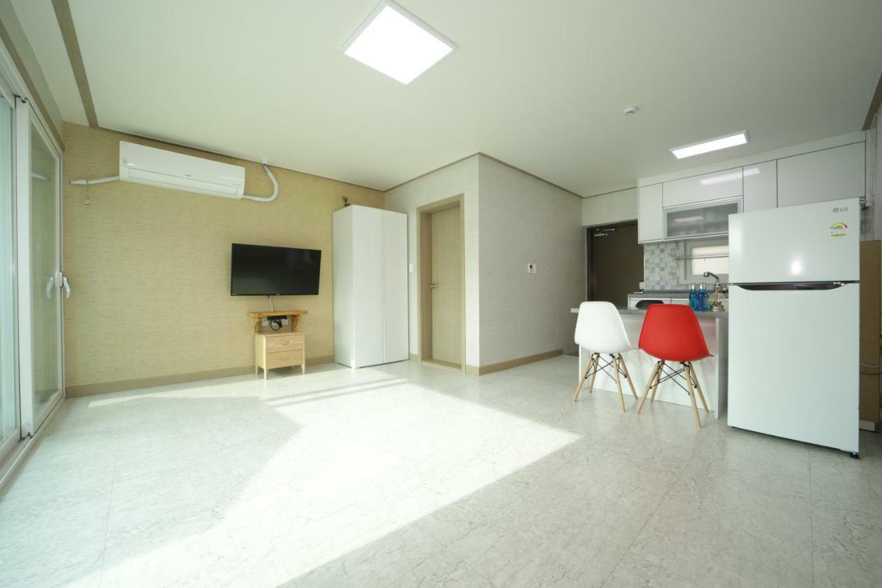 Sky Vivaldi Pension Hongcheon Bagian luar foto