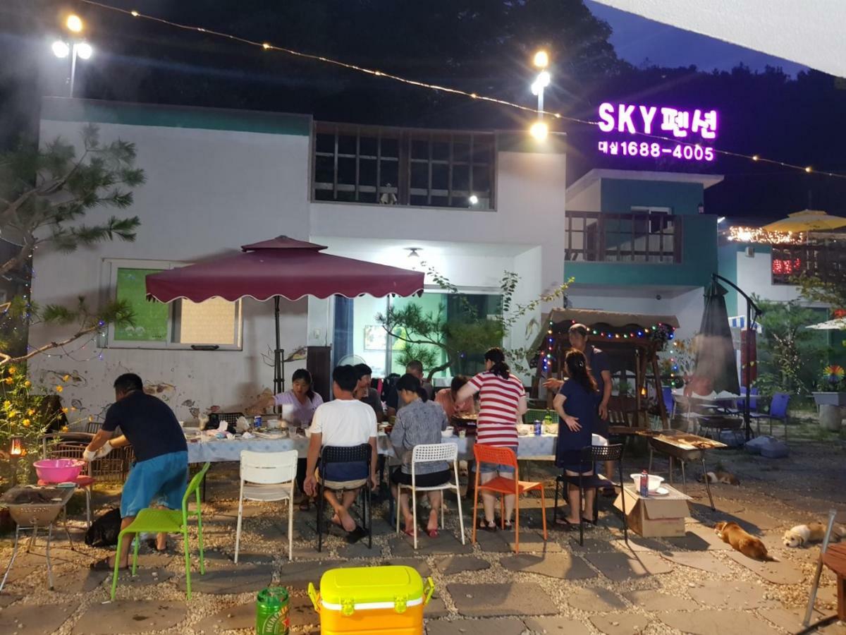 Sky Vivaldi Pension Hongcheon Bagian luar foto